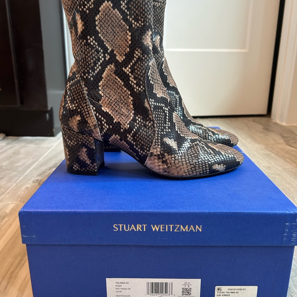 Stuart Weitzman Black and Brown Heeled Boots